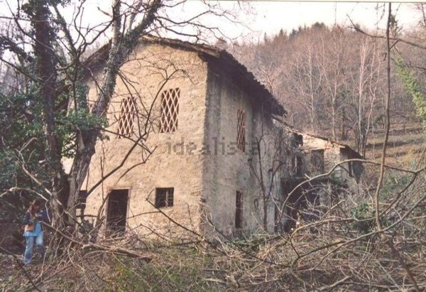 casale in vendita a Bellano in zona Ombriaco
