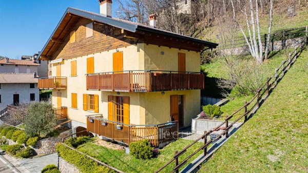 appartamento in vendita a Bellano in zona Sanico