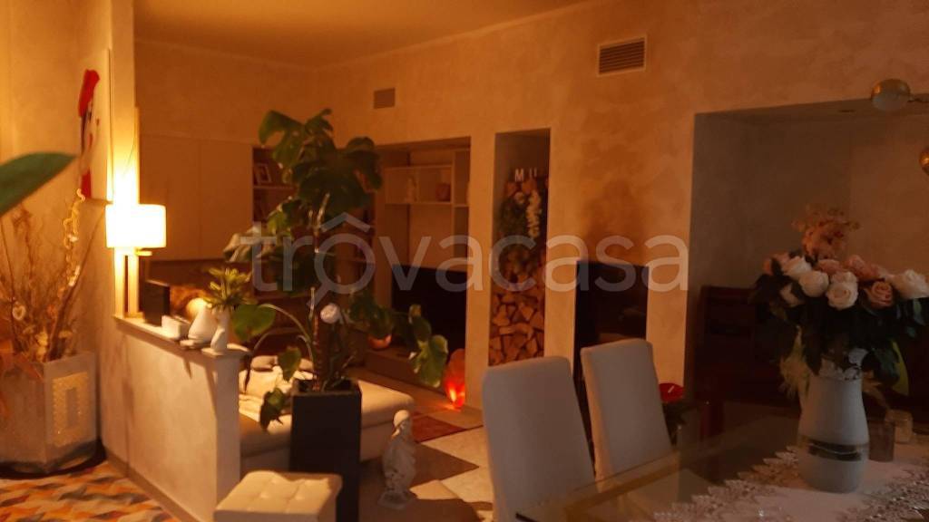casa indipendente in vendita a Bosisio Parini