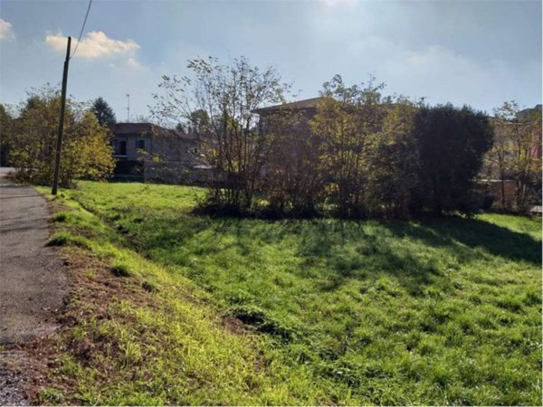 terreno edificabile in vendita a Bosisio Parini