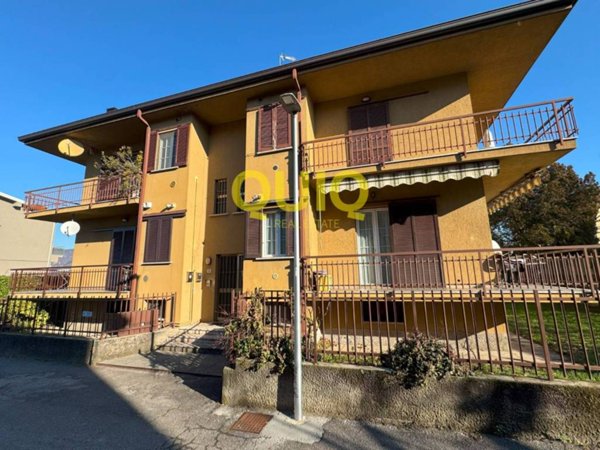 appartamento in vendita a Bosisio Parini