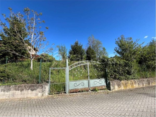 terreno edificabile in vendita a Bosisio Parini