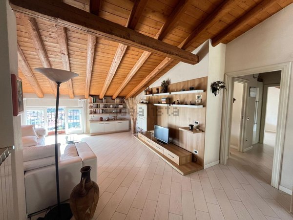 appartamento in vendita a Bosisio Parini
