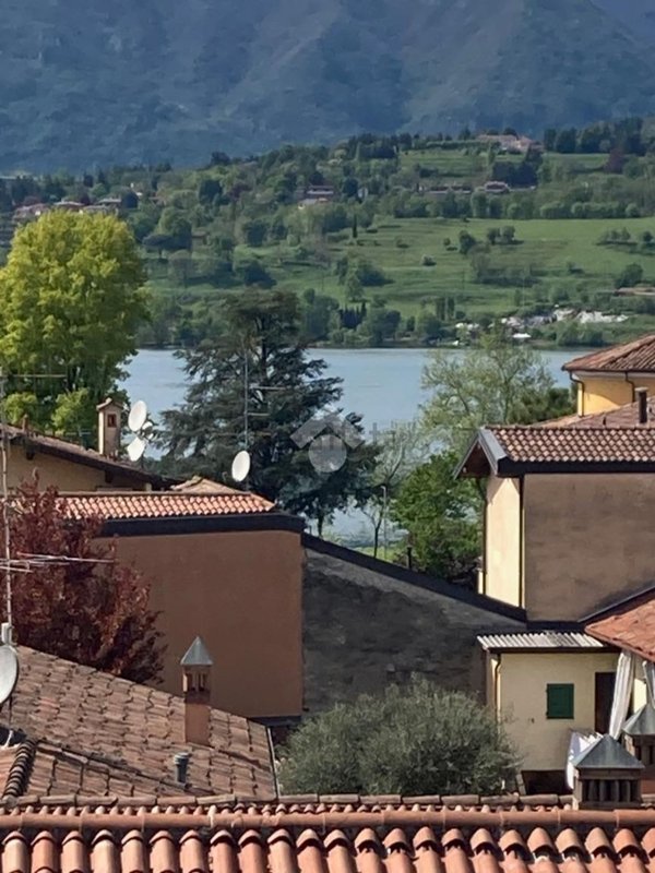 casa indipendente in vendita a Bosisio Parini