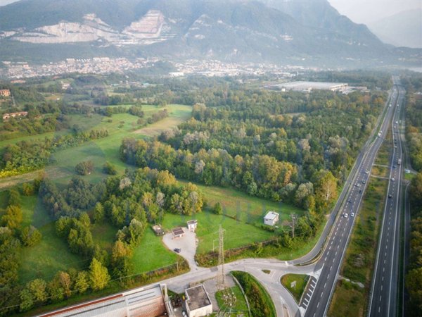 terreno industriale in vendita a Bosisio Parini