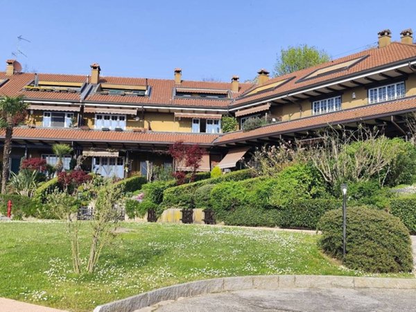 appartamento in vendita a Bosisio Parini
