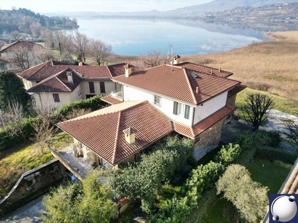 casa indipendente in vendita a Bosisio Parini