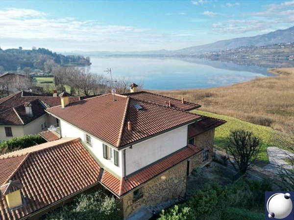 casa indipendente in vendita a Bosisio Parini