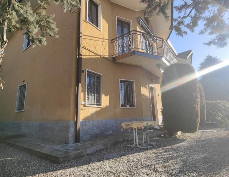 casa indipendente in vendita a Bosisio Parini