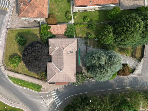 casa indipendente in vendita a Bosisio Parini