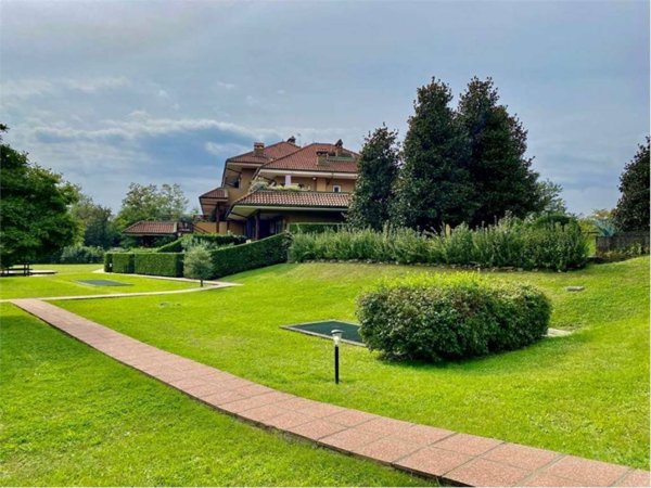 appartamento in vendita a Bosisio Parini