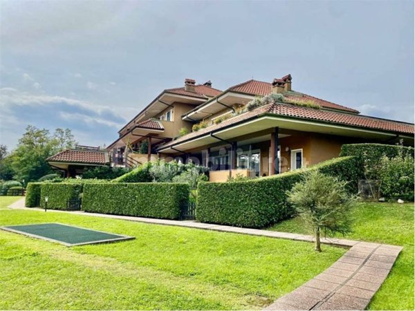 appartamento in vendita a Bosisio Parini