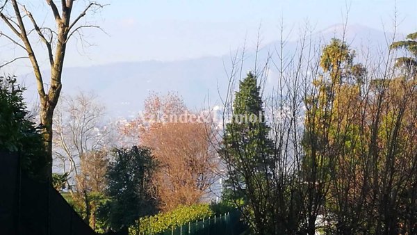 appartamento in vendita a Bosisio Parini