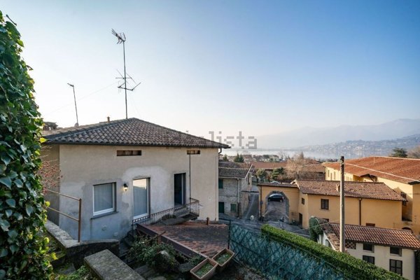 pentavano in vendita a Bosisio Parini