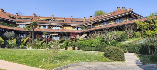 appartamento in vendita a Bosisio Parini