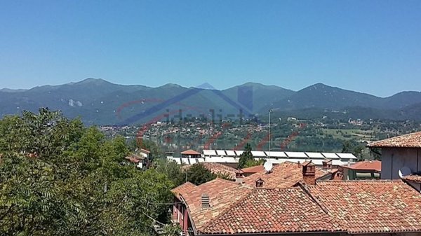 casa indipendente in vendita a Bosisio Parini