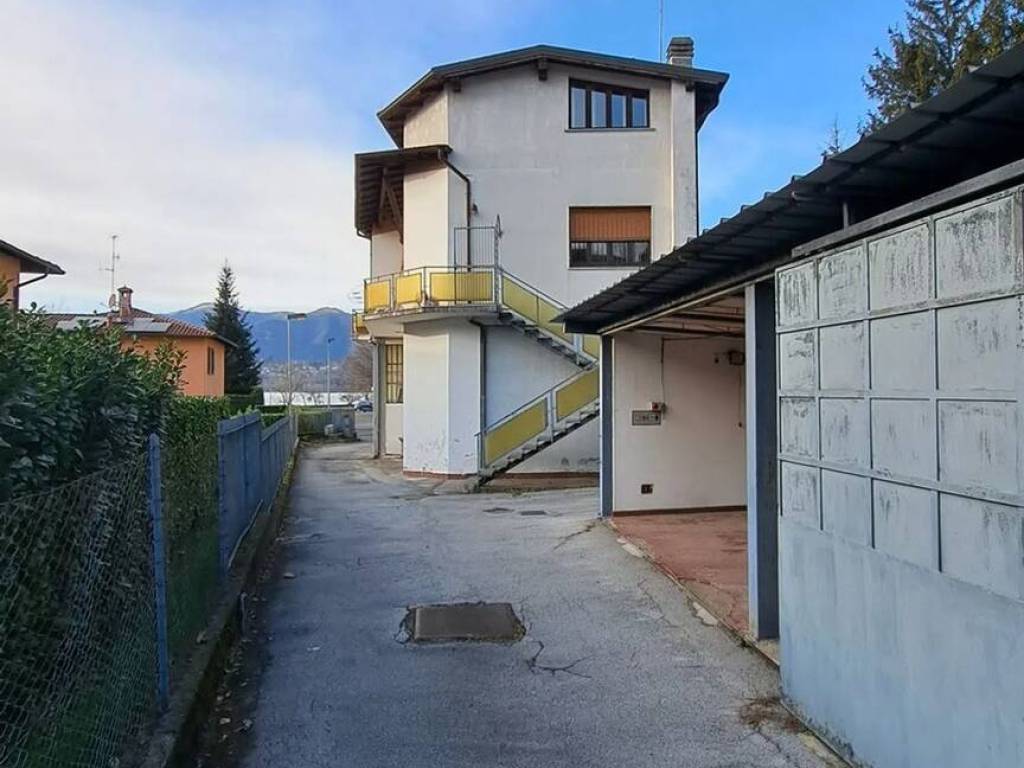 casa indipendente in vendita a Bosisio Parini