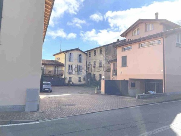 terreno edificabile in vendita a Bosisio Parini