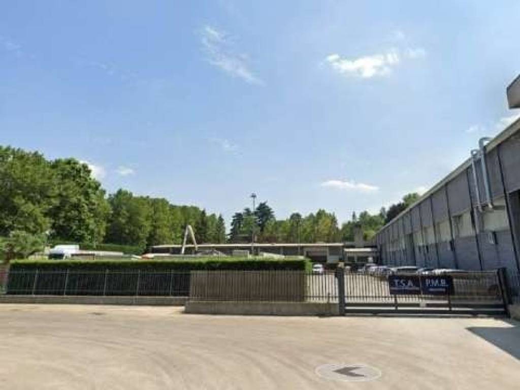 locale commerciale in vendita a Bosisio Parini