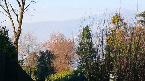 casa indipendente in vendita a Bosisio Parini