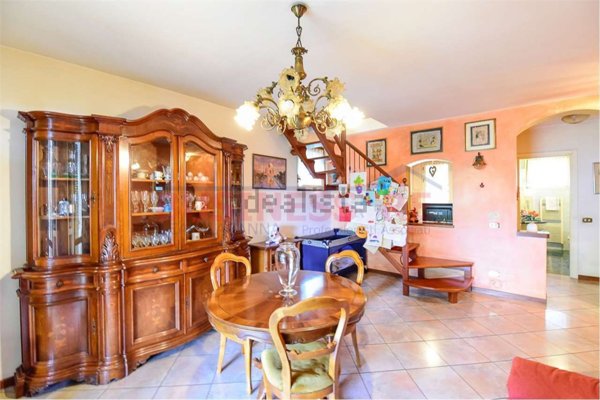 appartamento in vendita a Bosisio Parini