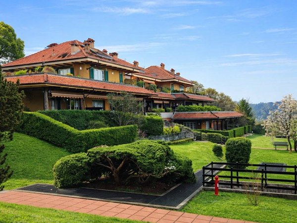 appartamento in vendita a Bosisio Parini