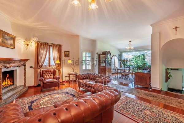 casa indipendente in vendita a Bosisio Parini