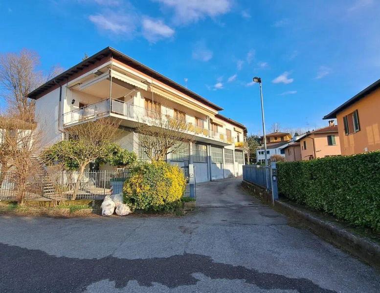 appartamento in vendita a Bosisio Parini