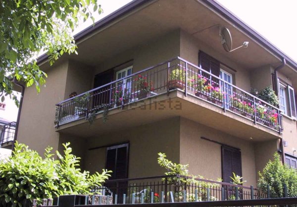 appartamento in vendita a Bosisio Parini