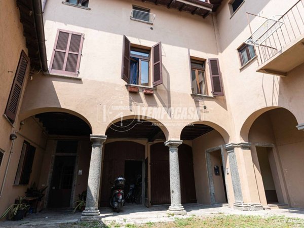 appartamento in vendita a Bosisio Parini