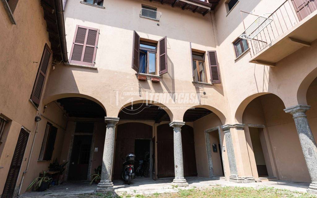 appartamento in vendita a Bosisio Parini