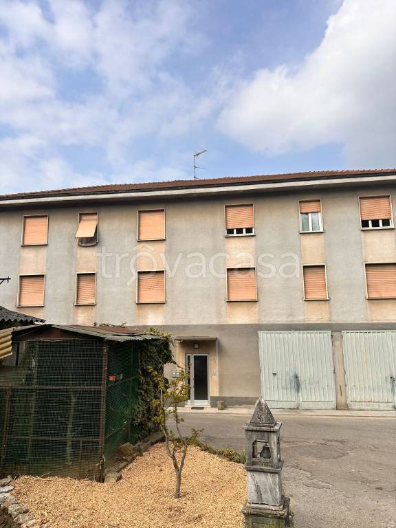 appartamento in vendita a Brivio in zona Foppaluera