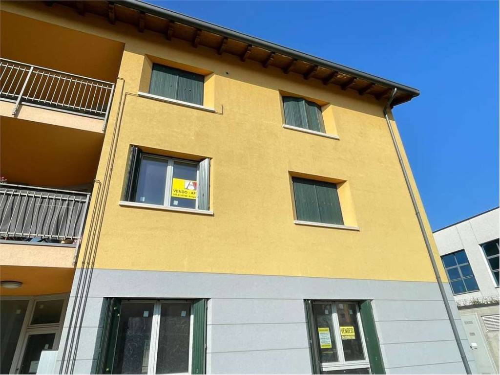 ufficio in vendita a Brivio