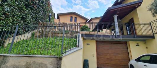 casa indipendente in vendita a Brivio