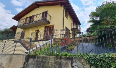 casa indipendente in vendita a Brivio