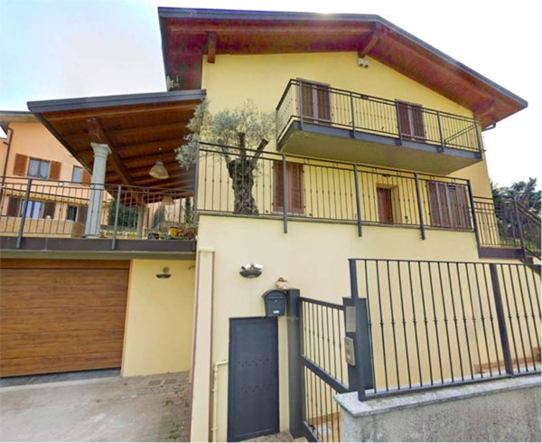 casa indipendente in vendita a Brivio
