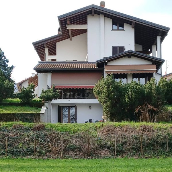 casa indipendente in vendita a Brivio