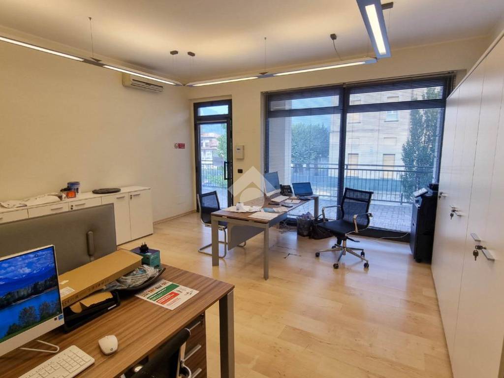 ufficio in vendita a Brivio