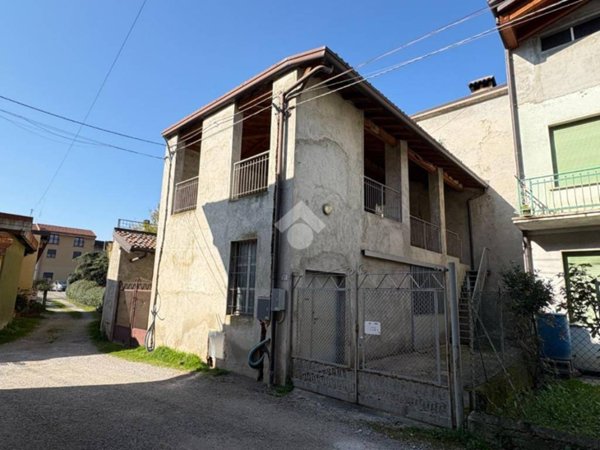 casa indipendente in vendita a Brivio
