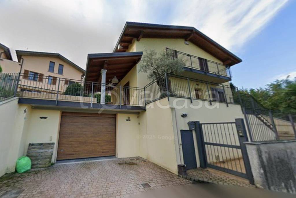 casa indipendente in vendita a Brivio