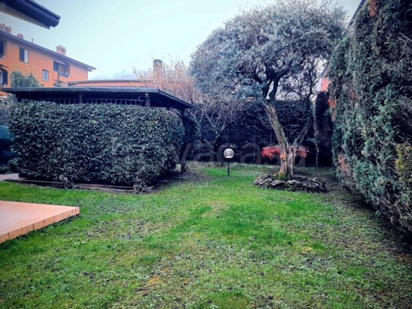 casa indipendente in vendita a Brivio