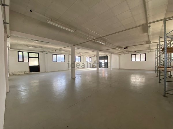 capannone in vendita a Brivio