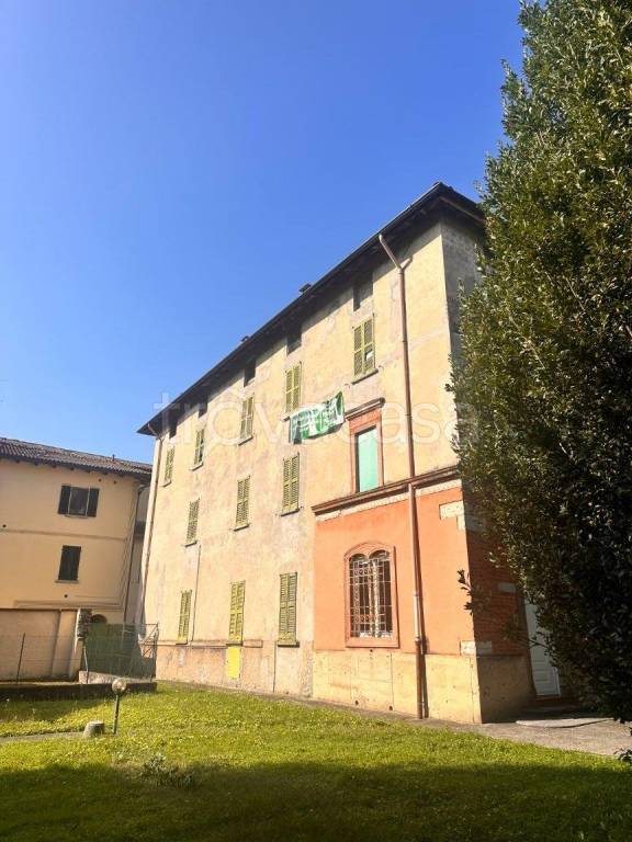 casa indipendente in vendita a Brivio