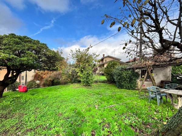 casa indipendente in vendita a Brivio