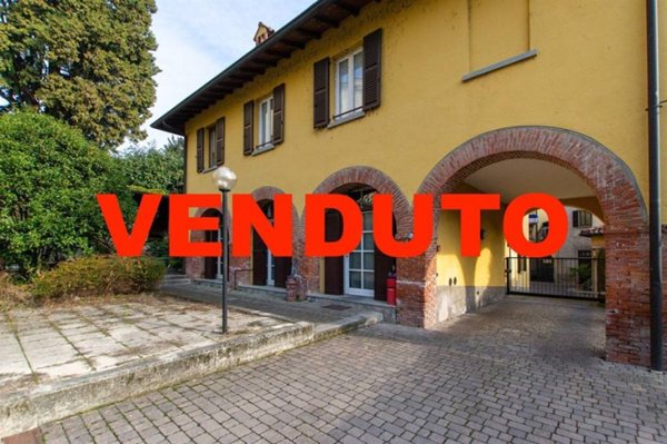 appartamento in vendita a Brivio in zona Foppaluera