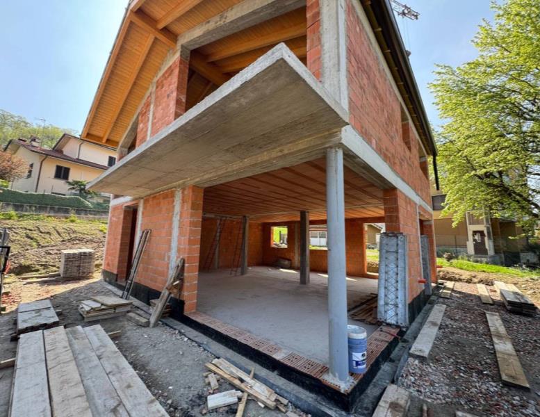 casa indipendente in vendita a Brivio
