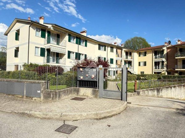 appartamento in vendita a Brivio in zona Foppaluera