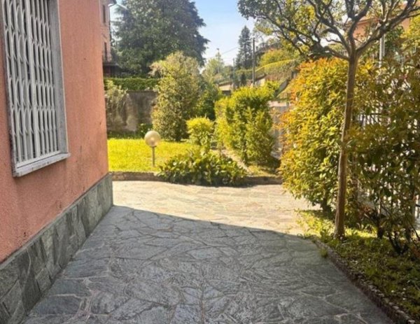 appartamento in vendita a Brivio in zona Foppaluera