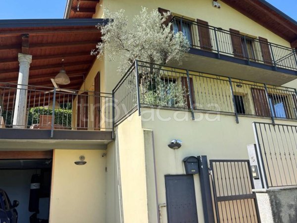 casa indipendente in vendita a Brivio in zona Foppaluera
