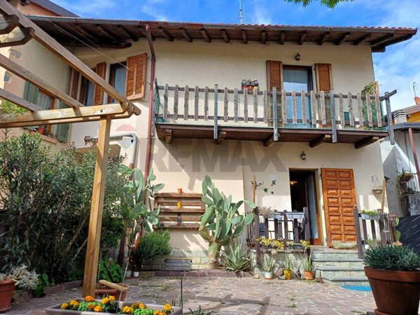 appartamento in vendita a Brivio in zona Foppaluera